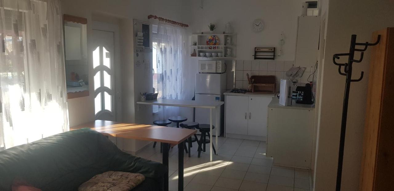 Harmonia Paraszthaz Es Apartman Poroszló Eksteriør bilde